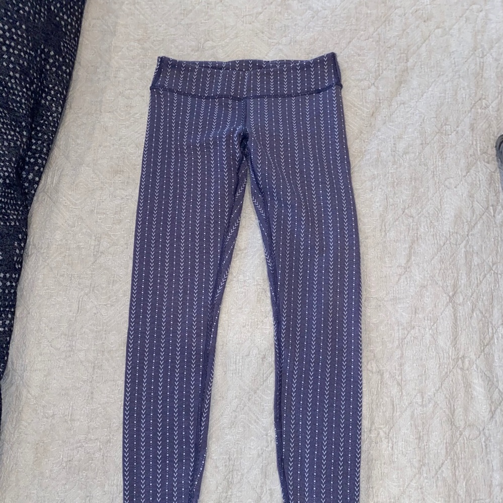 Lululemon athletica ivivva leggings navy